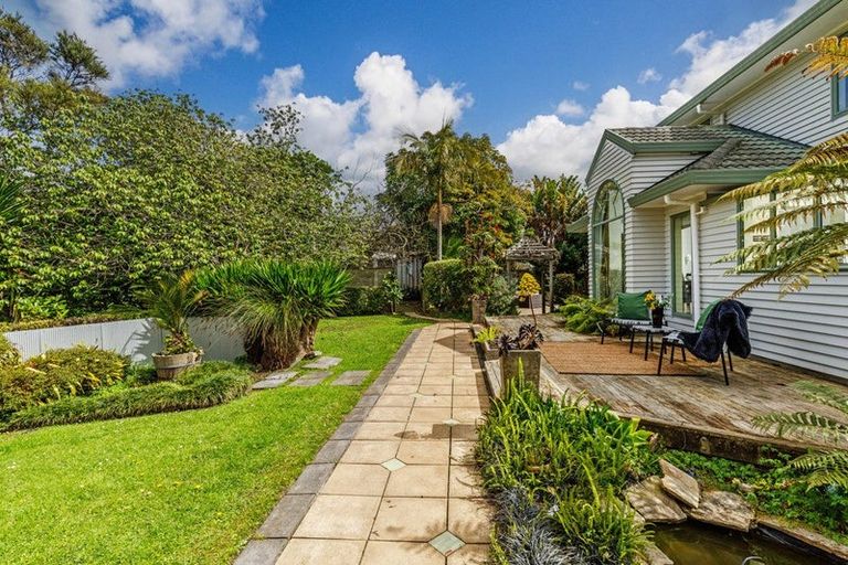 Photo of property in 26 Merewhira Road, Paremoremo, Albany, 0793