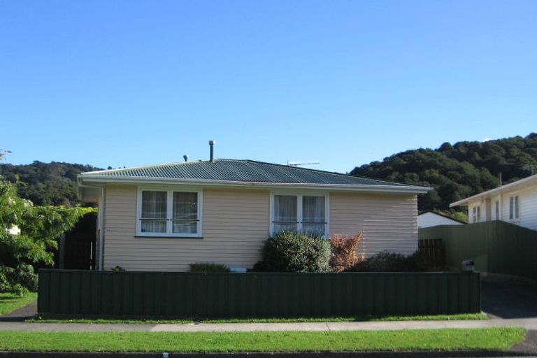 Photo of property in 55 Momona Street, Wainuiomata, Lower Hutt, 5014