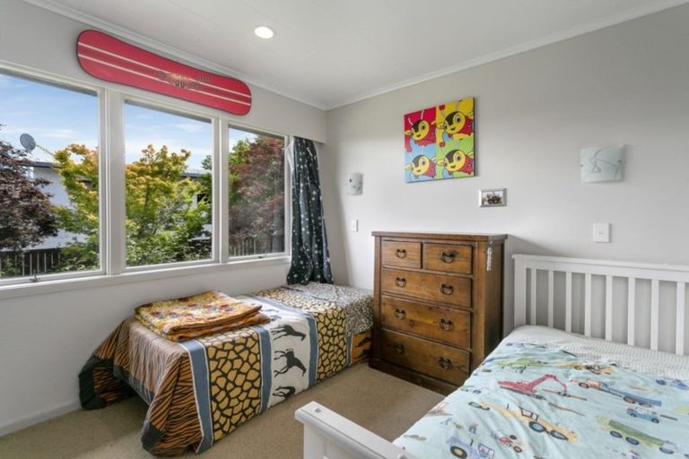 Photo of property in 18 Ingle Avenue, Waipahihi, Taupo, 3330