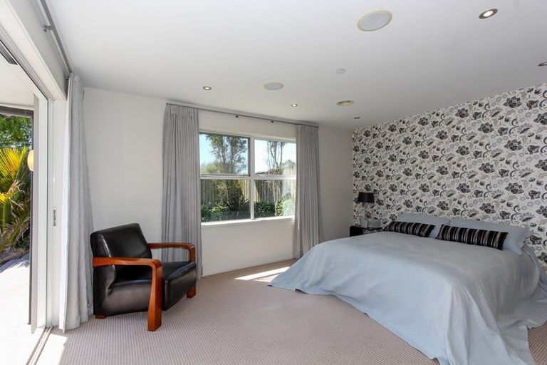 Photo of property in 4 Links Drive, Waiwhakaiho, New Plymouth, 4312