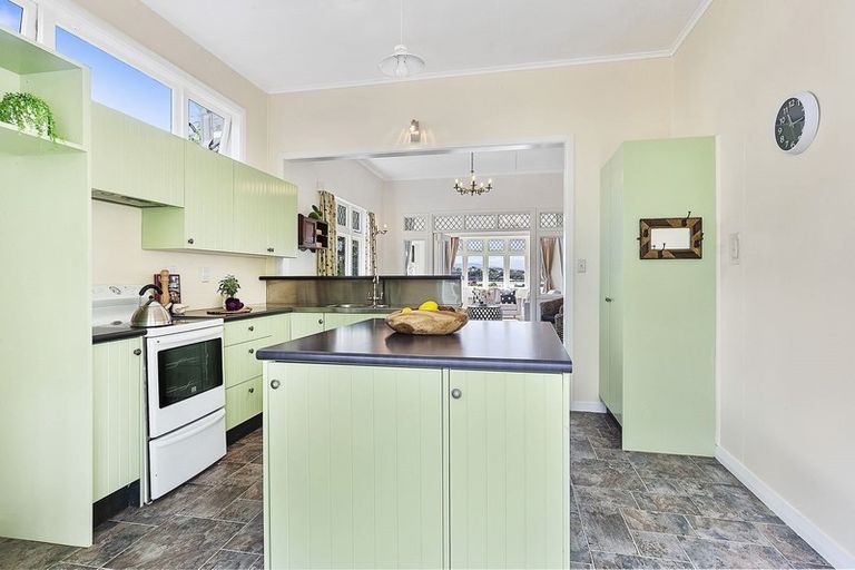 Photo of property in 16 Samoa Street, Kilbirnie, Wellington, 6022