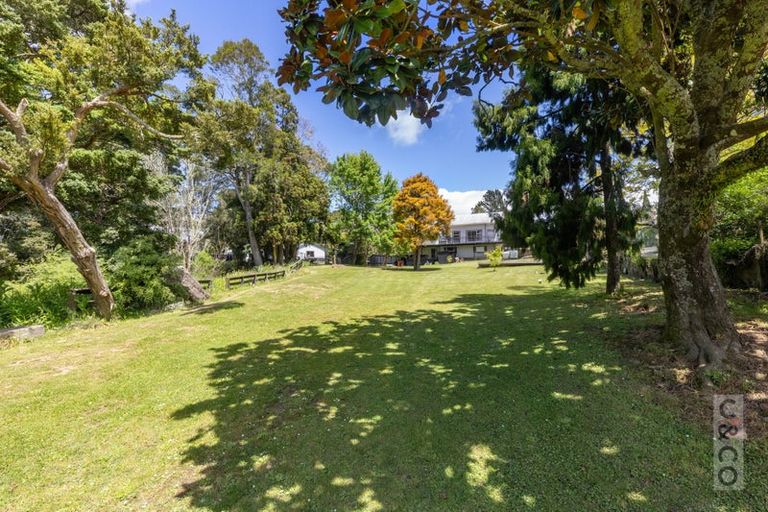 Photo of property in 24 Waikoukou Valley Road, Waimauku, 0812