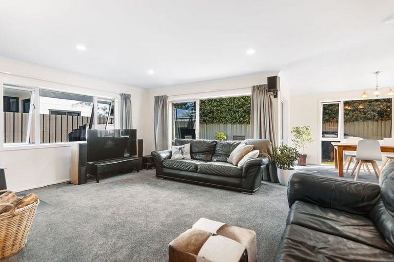 Photo of property in 1 Down Street, Cromwell, 9310