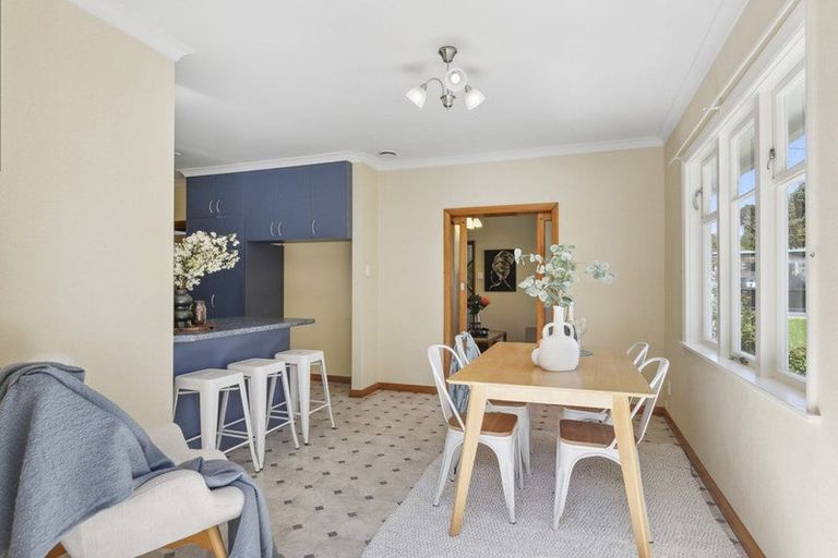 Photo of property in 1 Melrose Road, Island Bay, Wellington, 6023