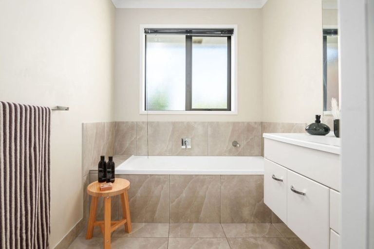 Photo of property in 1/16 Highgrove Drive, Grandview Heights, Hamilton, 3200