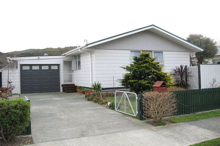 Photo of property in 57 Berkeley Road, Wainuiomata, Lower Hutt, 5014