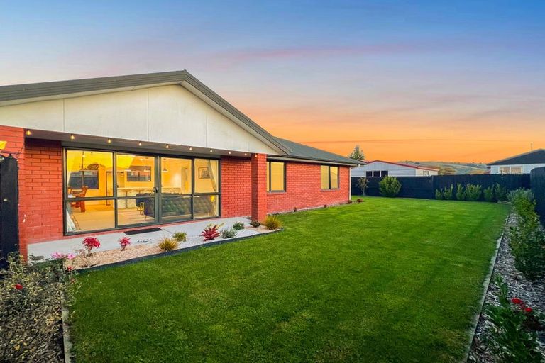 Photo of property in 8 Reserve Close, Woolston, Christchurch, 8062