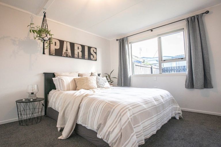 Photo of property in 2/44 Beach Road, Katikati, 3129