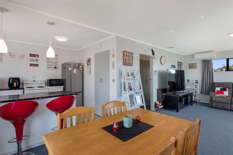 Photo of property in 3a Broadbelt Grove, Levin, 5510