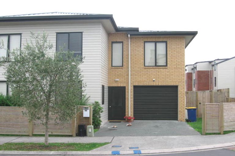 Photo of property in 56 Verdale Circle, Glen Eden, Auckland, 0602