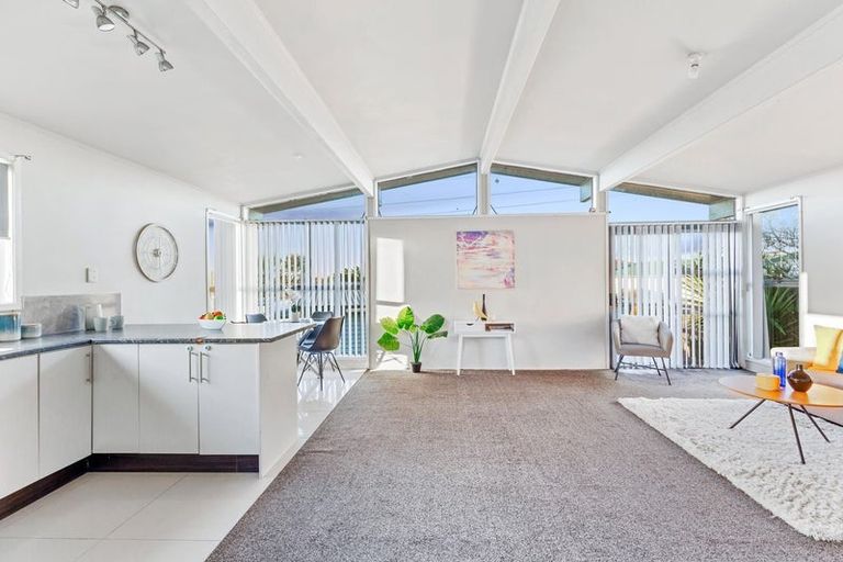 Photo of property in 35 Darnell Crescent, Clover Park, Auckland, 2019
