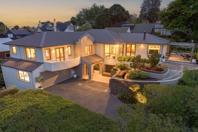 Photo of property in 10 Braeview Crescent, Maori Hill, Dunedin, 9010