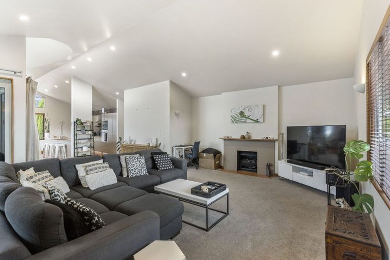 Photo of property in 1/94 Kitchener Road, Milford, Auckland, 0620