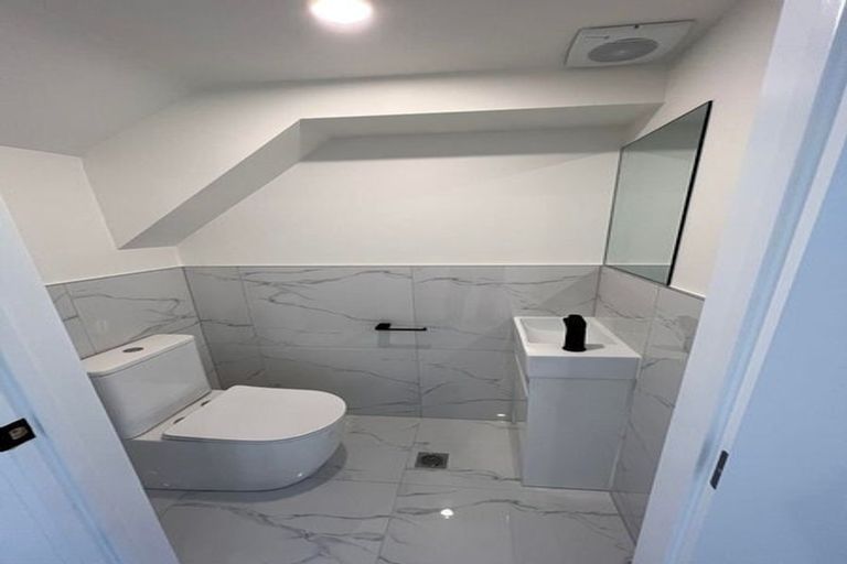 Photo of property in 8/13 Grove Lane, Pakuranga, Auckland, 2010