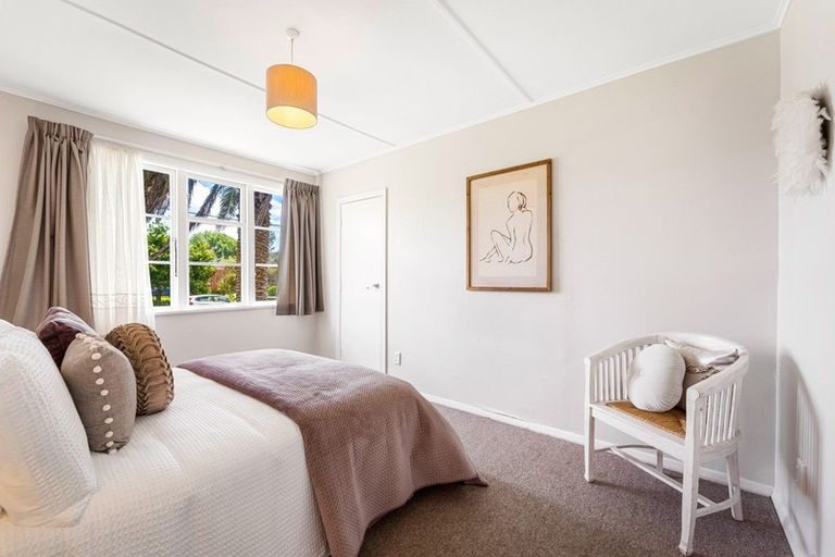 Photo of property in 200 Waddington Drive, Naenae, Lower Hutt, 5011