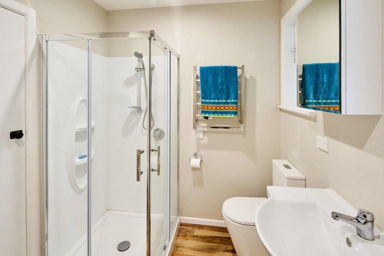 Photo of property in 381a Karori Road, Karori, Wellington, 6012