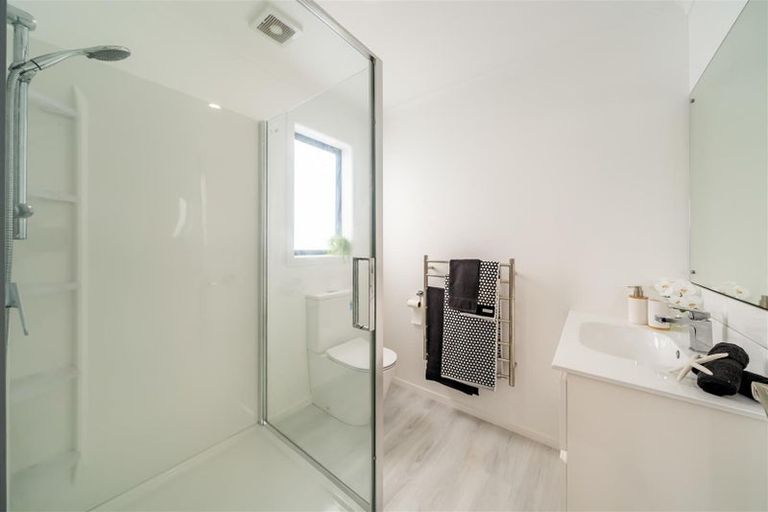 Photo of property in 8 Whitten Way, Wallaceville, Upper Hutt, 5018