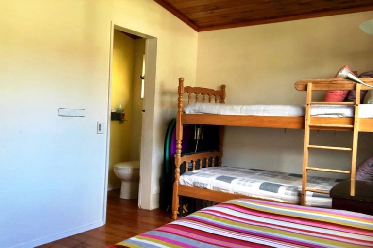 Photo of property in 54 Opahi Bay Road, Mahurangi West, Warkworth, 0983