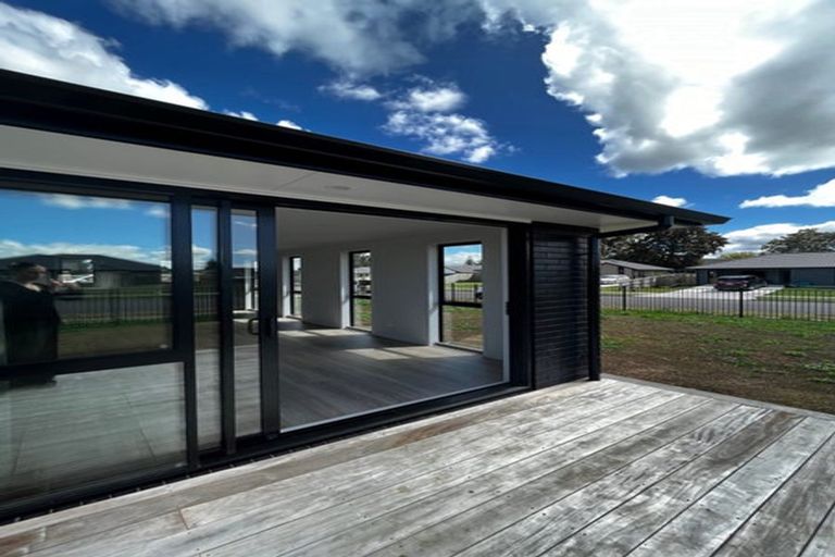 Photo of property in 34 Murray Ward Drive, Te Kauwhata, 3710