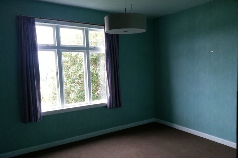 Photo of property in 90 Kelburn Parade, Kelburn, Wellington, 6012