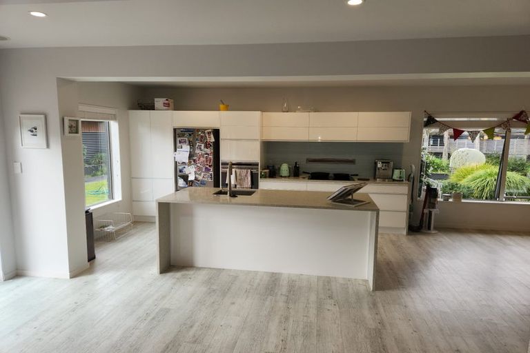 Photo of property in 7a Lesley Grove, Waikanae, 5036