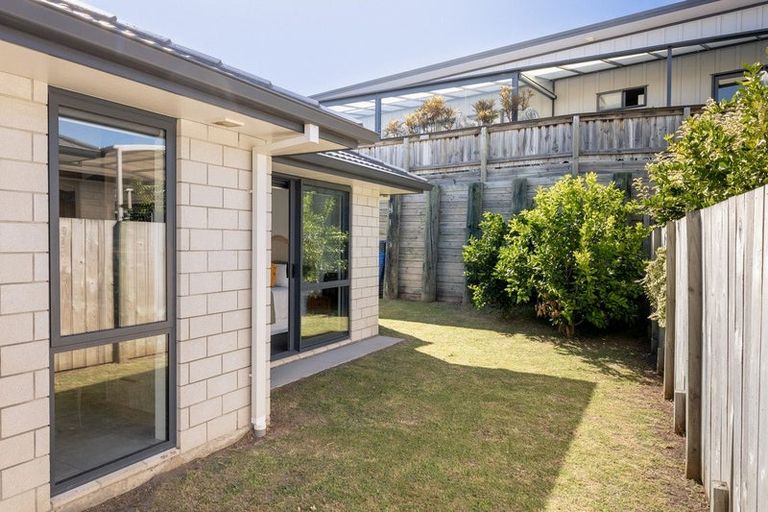 Photo of property in 78 Bert Wall Drive, Omokoroa, 3114