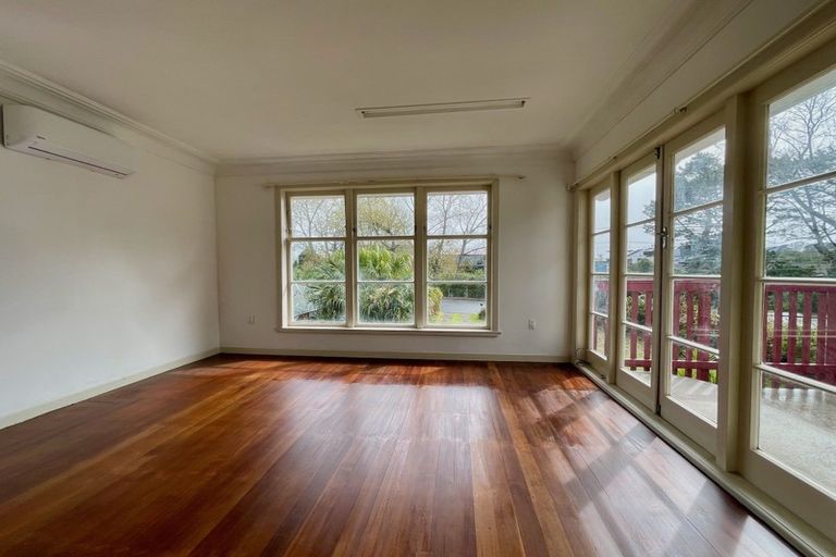Photo of property in 38 Millbrook Road, Henderson, Auckland, 0612