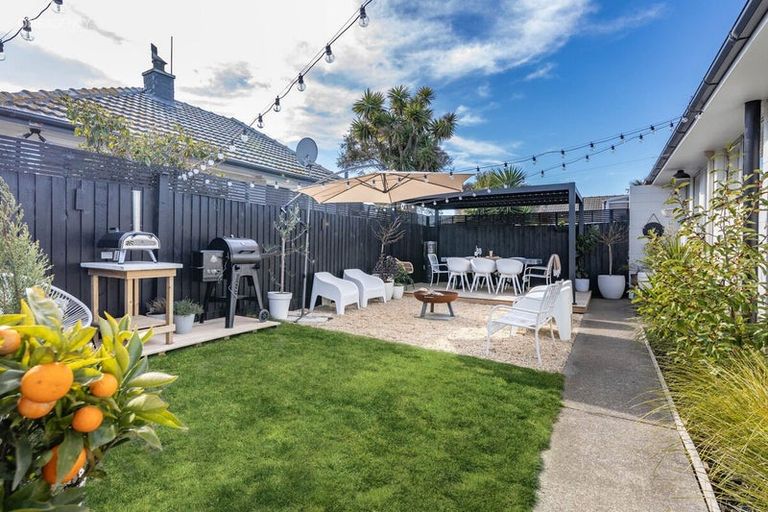 Photo of property in 84 Pacific Road, North New Brighton, Christchurch, 8083