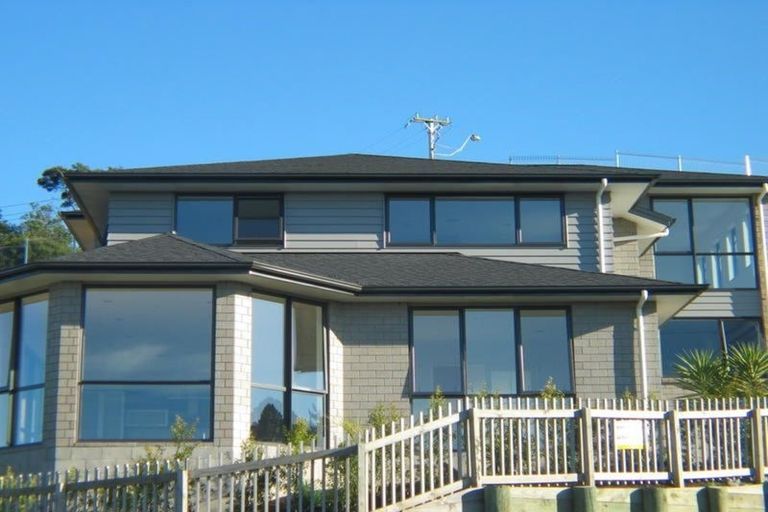 Photo of property in 2 Viridian Lane, Greenhithe, Auckland, 0632