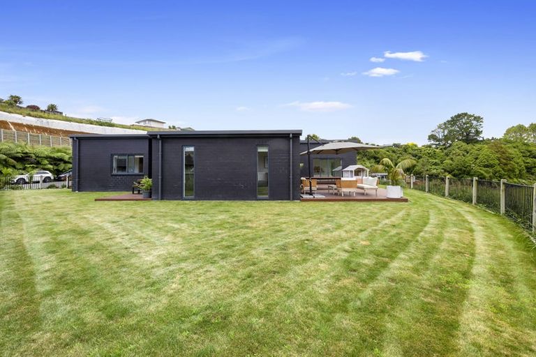 Photo of property in 7 Matau Lane, Ferndale, New Plymouth, 4310
