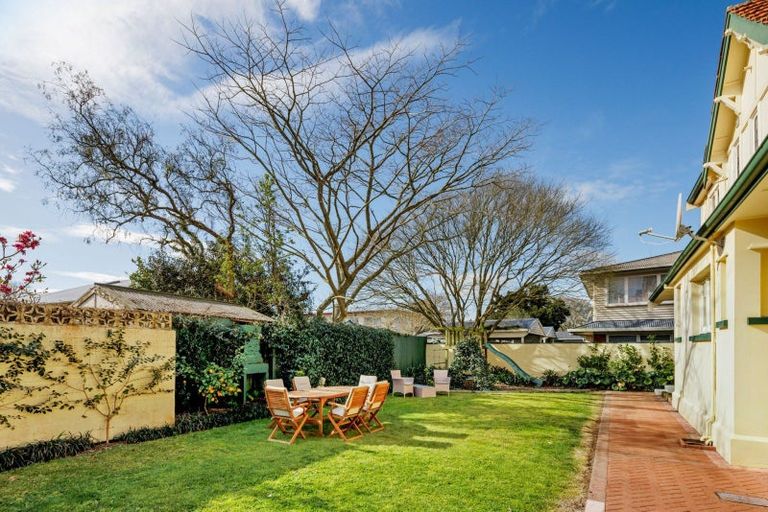 Photo of property in 5 Te Aroha Street, Hamilton East, Hamilton, 3216