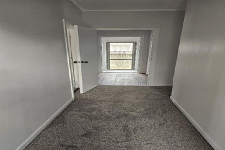 Photo of property in 4 Plunket Avenue, Papatoetoe, Auckland, 2104