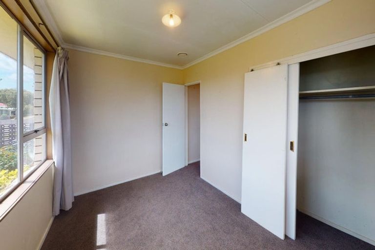 Photo of property in 42 Terry Crescent, Milson, Palmerston North, 4414