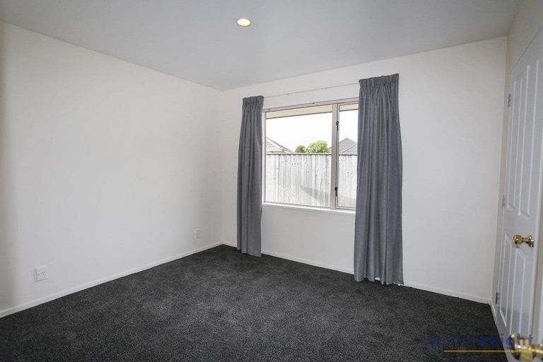 Photo of property in 32a Vagues Road, Northcote, Christchurch, 8052