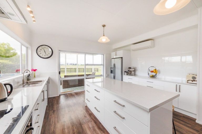 Photo of property in 283 Forlong Road, Colyton, Feilding, 4775