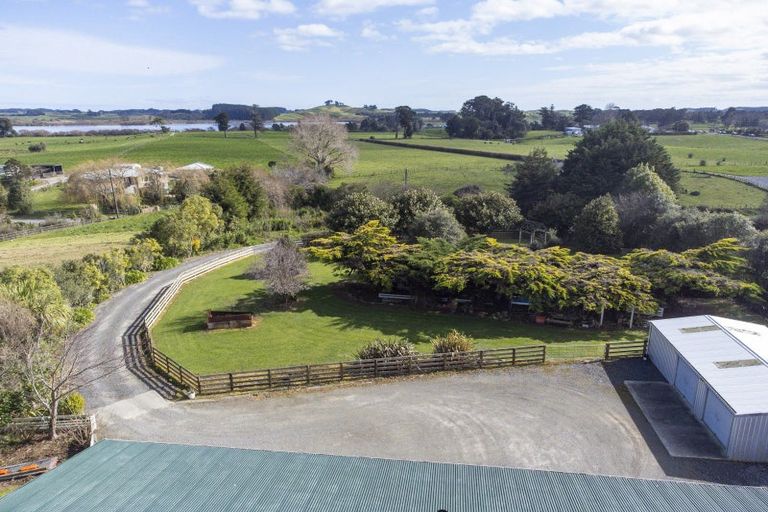 Photo of property in 244 Kawiu Road, Levin, 5510