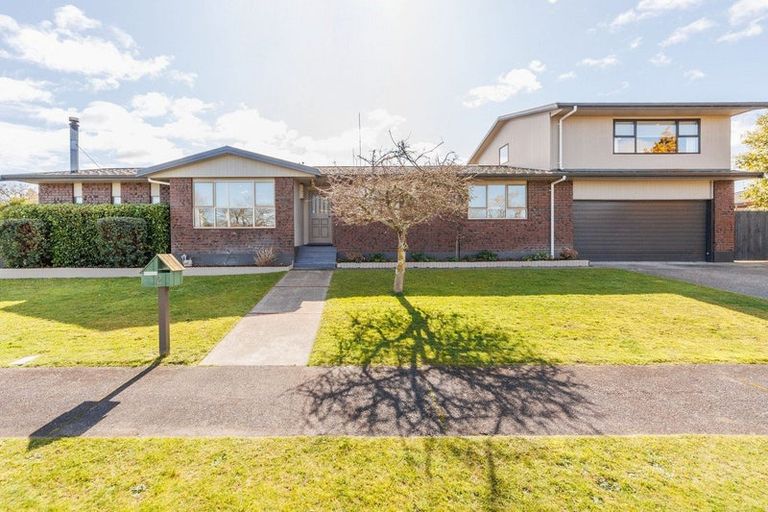 Photo of property in 2 Willowbank Crescent, Feilding, 4702