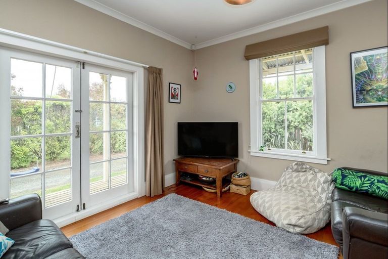 Photo of property in 12 Malcolm Street, Martinborough, 5711