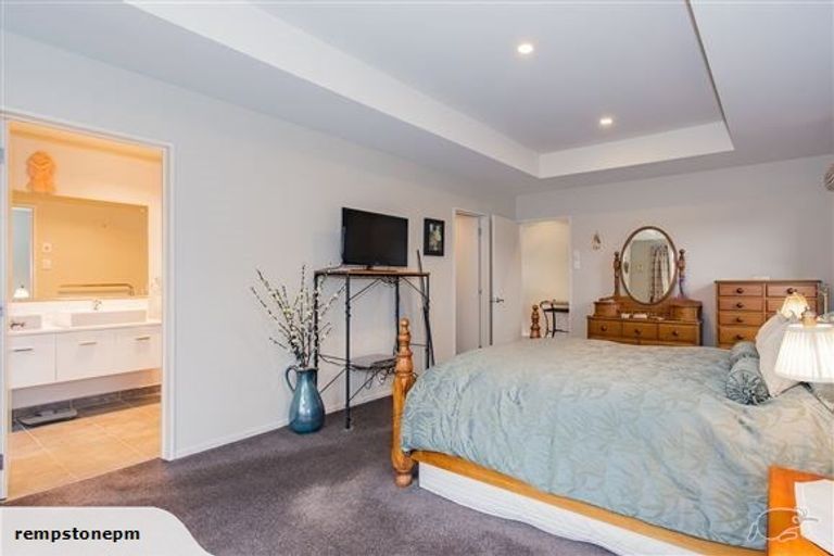 Photo of property in 28 Burbank Drive, Aidanfield, Christchurch, 8025