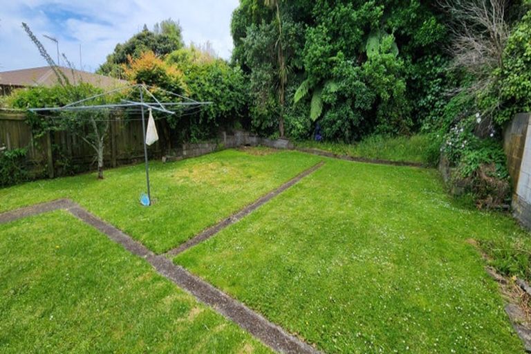 Photo of property in 103 Mangorei Road, Merrilands, New Plymouth, 4312