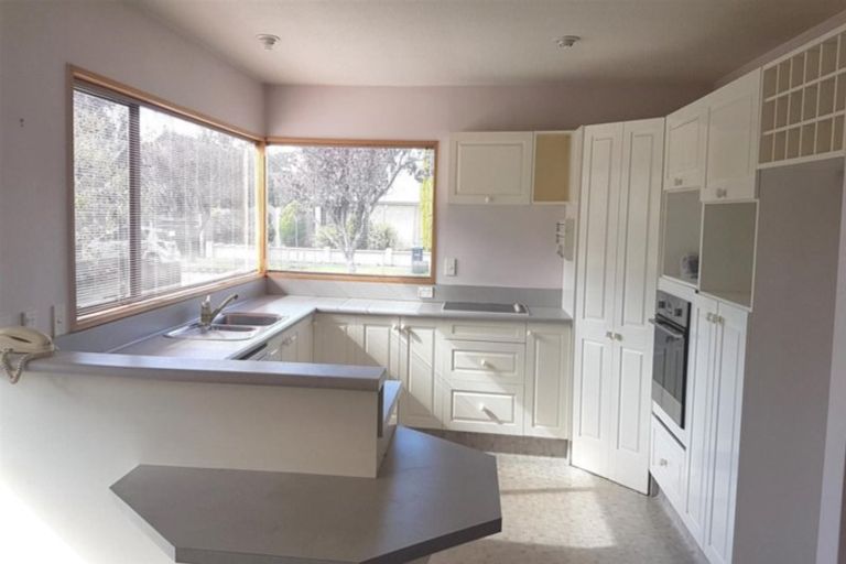 Photo of property in 53 Berkshire Drive, Avonhead, Christchurch, 8042