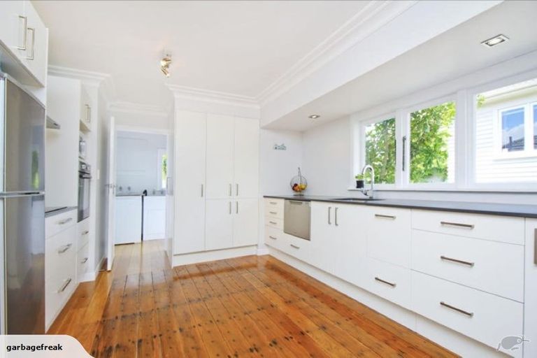 Photo of property in 42 Arawa Street, New Lynn, Auckland, 0600