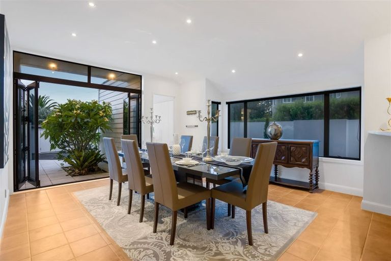 Photo of property in 235 Bleakhouse Road, Mellons Bay, Auckland, 2014