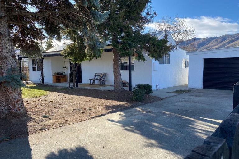 Photo of property in 30 Achil Street, Cromwell, 9310