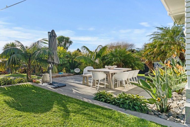 Photo of property in 37 Mcfarlane Street, Oakura, 4314