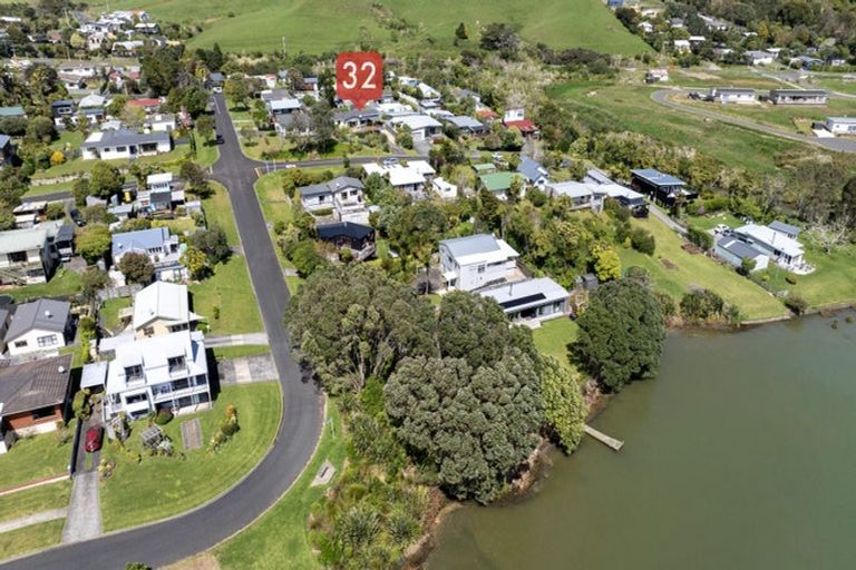 Photo of property in 32 Taipari Avenue, Raglan, 3225