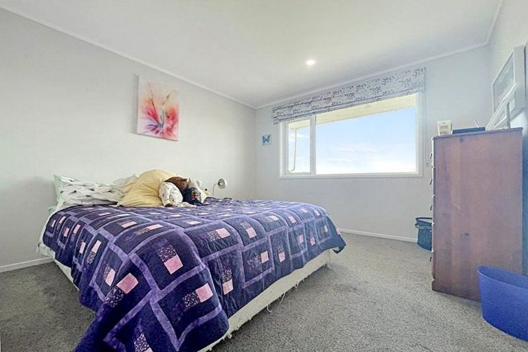 Photo of property in 1 Admiralty Street, Crofton Downs, Wellington, 6035