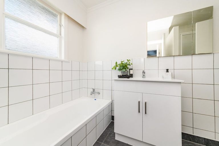 Photo of property in 6 Anakiwa Street, Kelvin Grove, Palmerston North, 4414