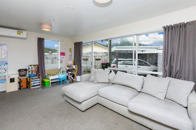 Photo of property in 23 Blueberry Grove, Timberlea, Upper Hutt, 5018