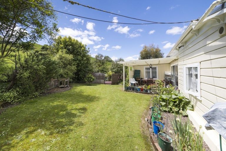 Photo of property in 18 Marshall Road, Hunterville, 4730